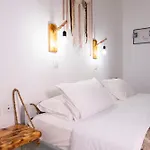 Affittacamere Onar Syros - Rustic 3*